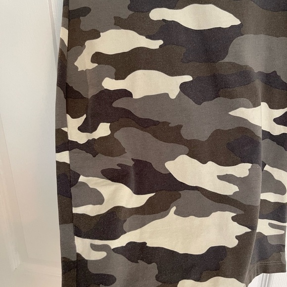 Camo Dress by H&M - Picture 3 of 3